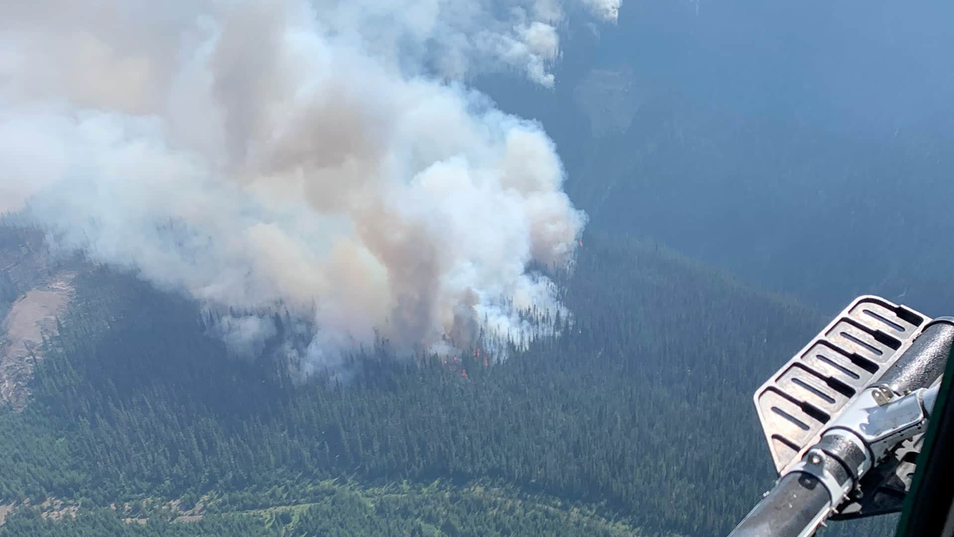B.C.'ye karşı verilen mücadeleye yakından bakış orman yangınları